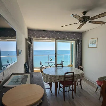 Cozy With Sea View Apartament